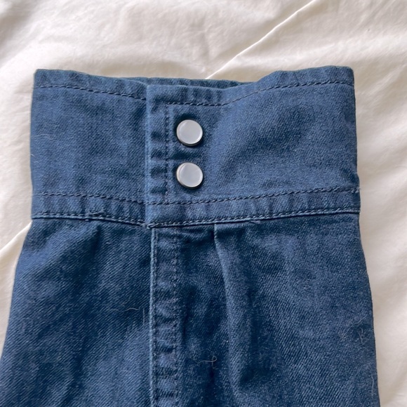 Simons Denim Shirt.  100% cotton but somewhat stretchy. - Picture 6 of 7